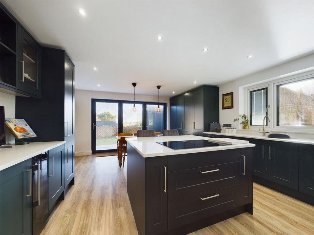 Kitchen / breakfast / dining room