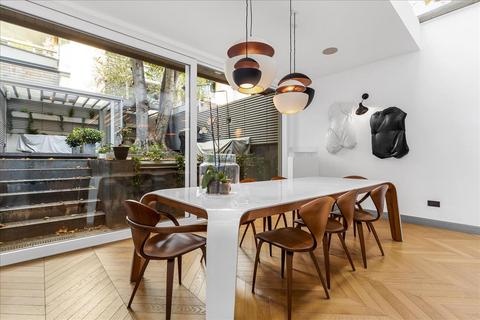 undefined, Vicarage Gate, Kensington, London, Royal Borough of Kensington and Chelsea, W8