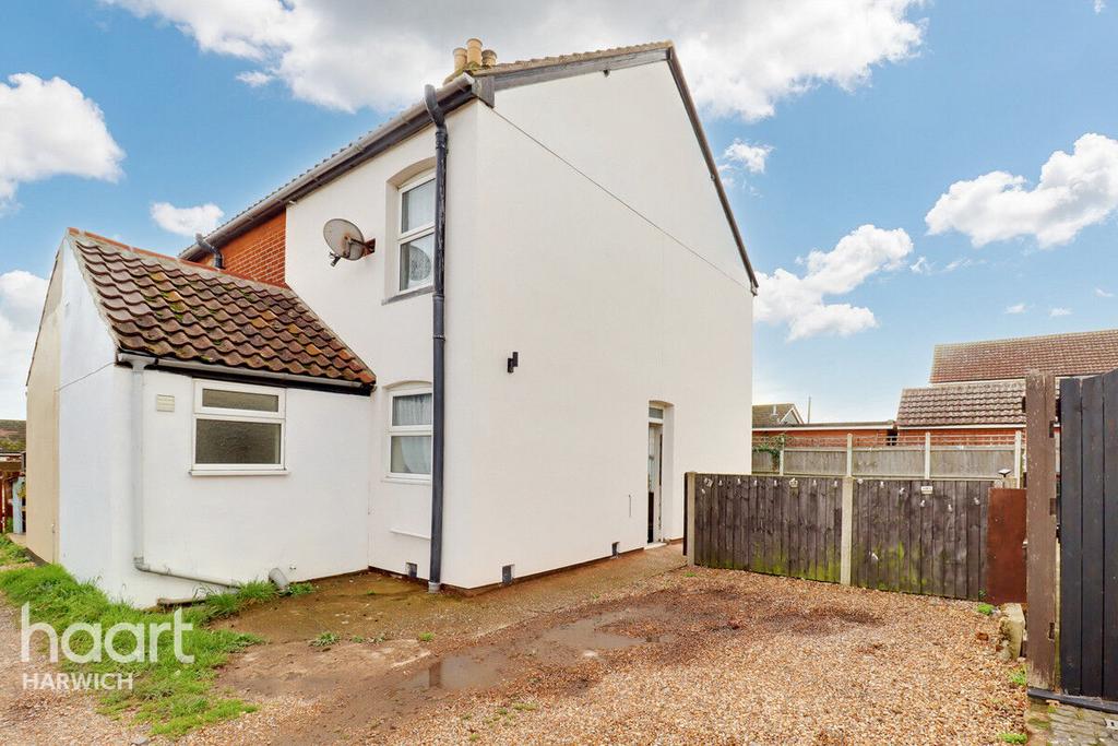 Rowlands Yard, Harwich 2 bed semidetached house for sale £150,000