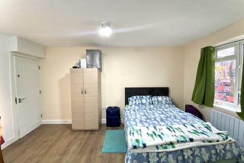 Studio to rent, Colney Hatch lane, N10