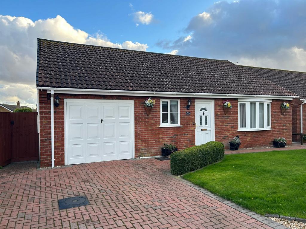 Elliott Way, Chapel St. Leonards... 2 bed detached bungalow for sale