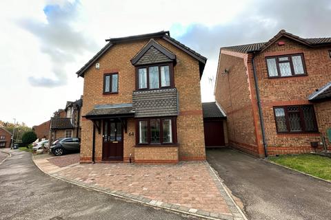 4 bedroom detached house to rent, Malthouse Green, Luton, Bedfordshire, LU2 8SW
