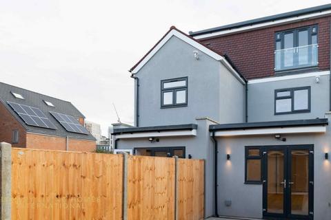 42 Allan Way, London, W3 0PN