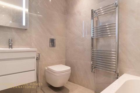 42 Allan Way, London, W3 0PN