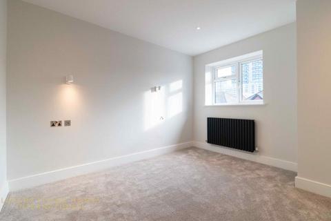 42 Allan Way, London, W3 0PN