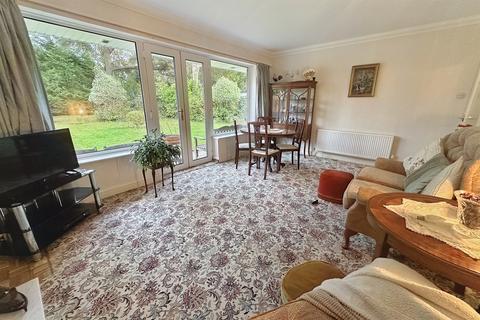 35 Apple Tree Grove, Ferndown, BH22 9LA
