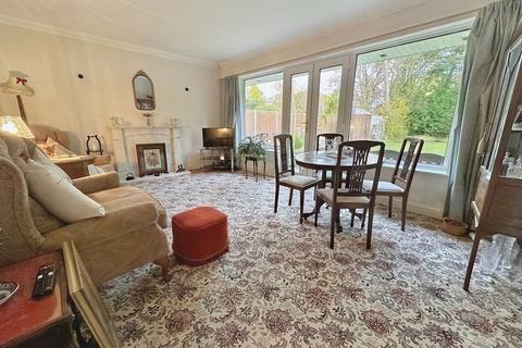 35 Apple Tree Grove, Ferndown, BH22 9LA