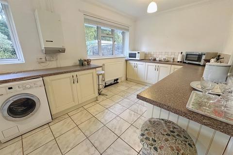 35 Apple Tree Grove, Ferndown, BH22 9LA