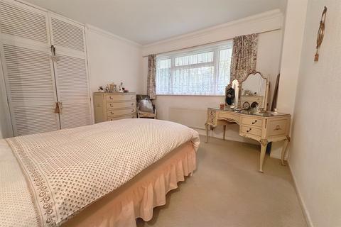35 Apple Tree Grove, Ferndown, BH22 9LA