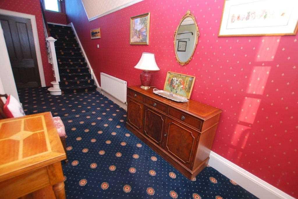 Burnside, Glasgow G73 2 bed terraced house for sale £270,000