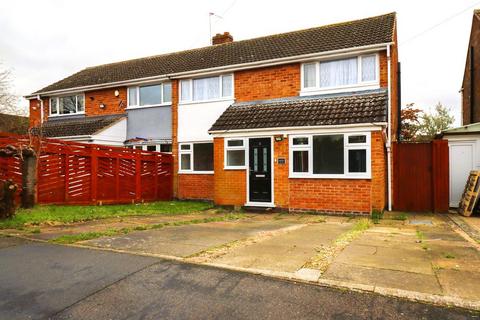 4 bedroom semi-detached house to rent, Riston Close, Leicester, LE2