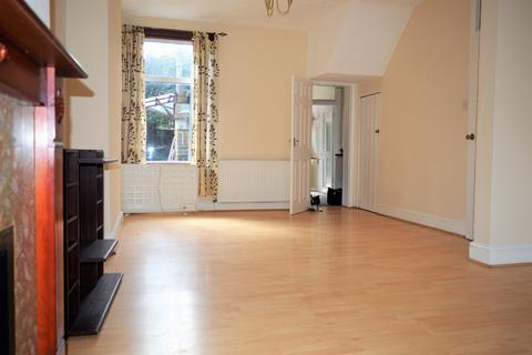 2 bedroom terraced house to rent, Hollington Road, London E6