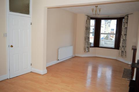 2 bedroom terraced house to rent, Hollington Road, London E6