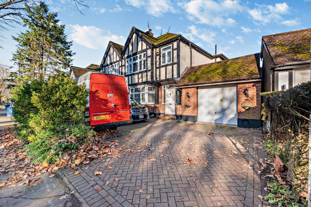 Uxbridge Road, Hatch End, Pinner HA5 3 bed semidetached house £799,950