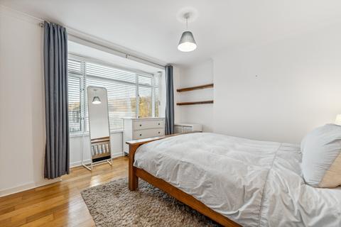 2 Alyth Crescent, Clarkston, Glasgow, G76 8PD