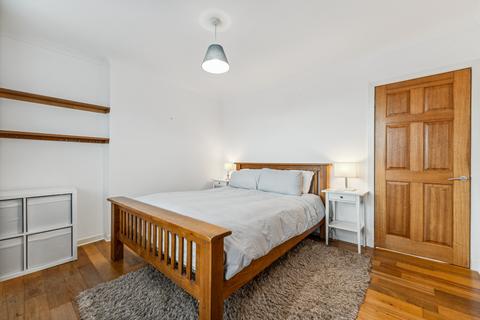 2 Alyth Crescent, Clarkston, Glasgow, G76 8PD