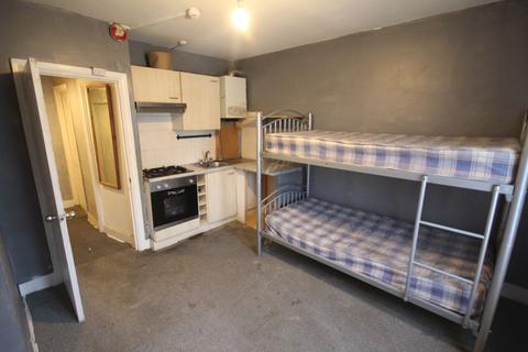 1 bedroom maisonette to rent - Uxbridge Road, Uxbridge, UB10