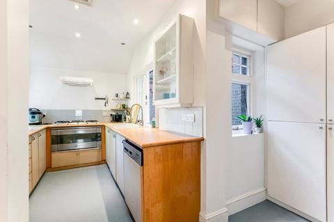 2 bedroom apartment for sale, East Heath Road, Hampstead