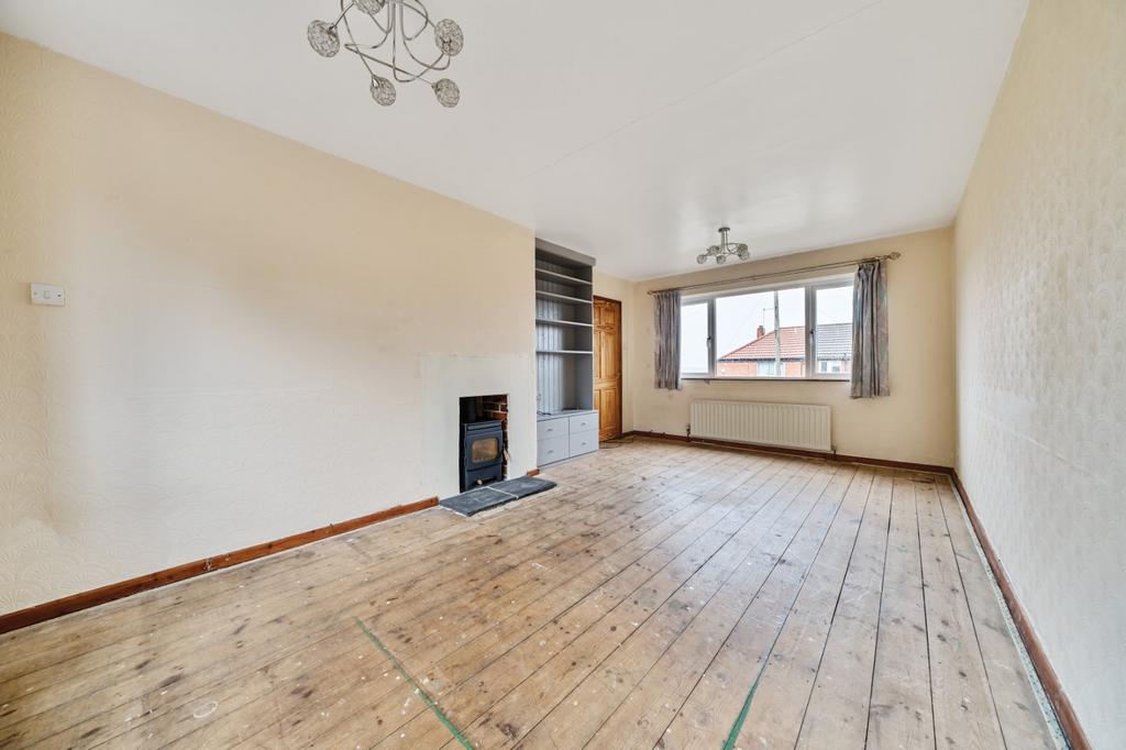 Standale Crescent, Pudsey, West Yorkshire, LS28 2 bed end of terrace