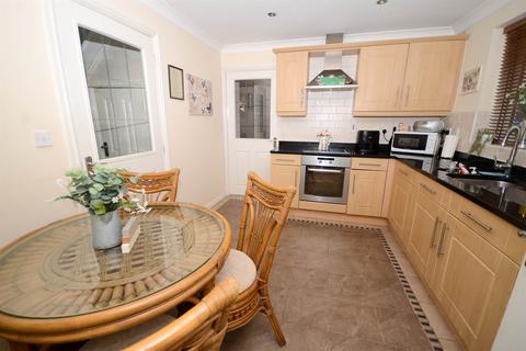 5 bedroom detached house for sale, Strathmore Gardens, South Shields