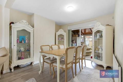 3 bedroom house for sale - St Andrews Road, London, N9