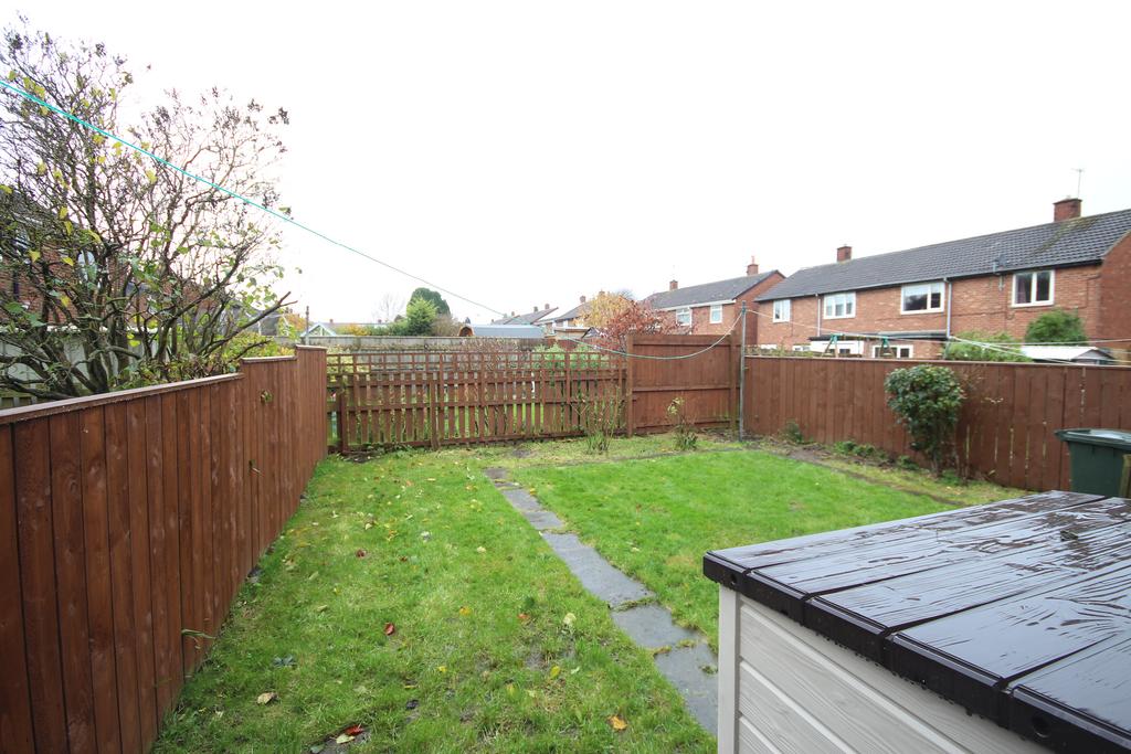 Tiverton Avenue, North Shields, Tyne & Wear, NE29 8PZ 3 bed semi