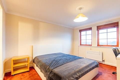 3 bedroom flat to rent, 1307L Orchard Brae Avenue, Edinburgh, EH4 2GB