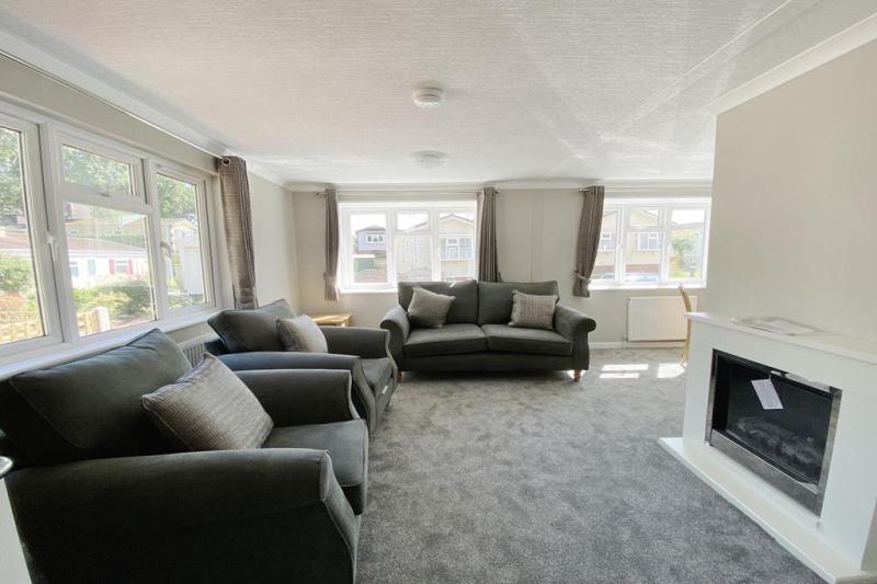 Barnes Road Ensbury Park BH10 5AJ 2 bed park home for sale £199,950