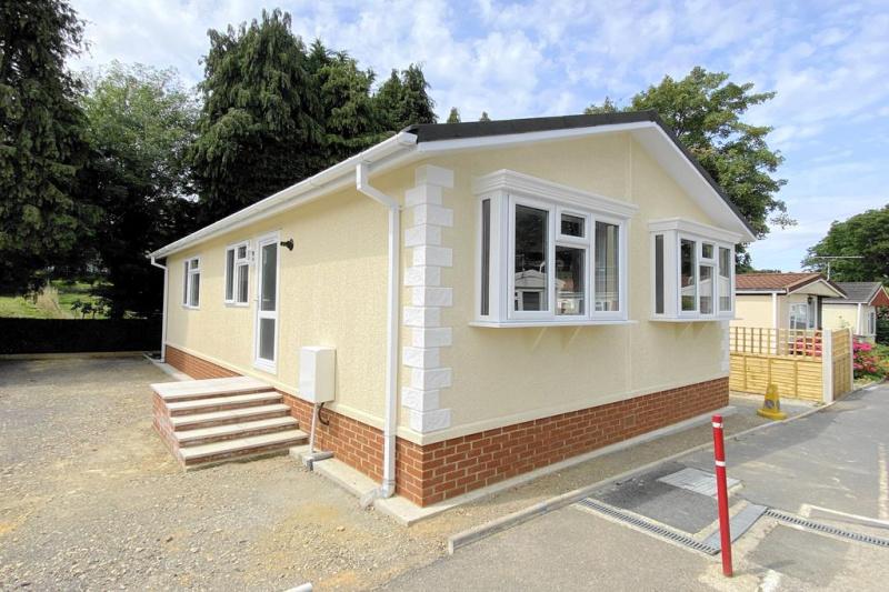 2 Bedroom Park Home - approx 36 x 20