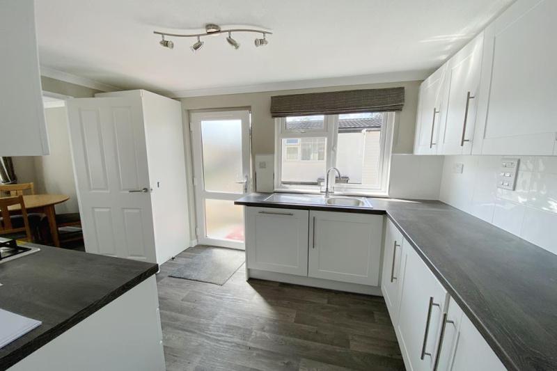 2 Bedroom Park Home - approx 36 x 20