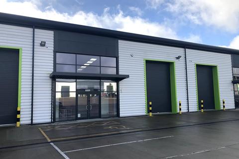 Industrial unit to rent - Unit 4 Tunstall Trade Park, Brownhills Road, Stoke-on-Trent, ST6 4SE