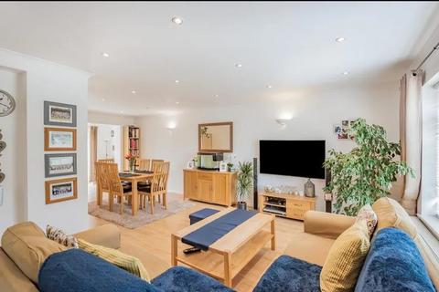 3 Springate Field, Slough, SL3 7DH