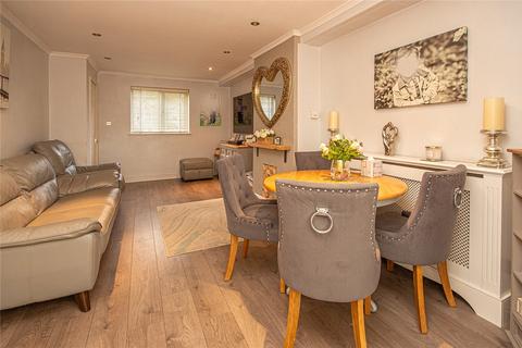 3 bedroom terraced house for sale - Thistle Grove, Welwyn Garden City, Hertfordshire