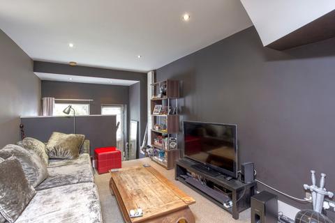 2 bedroom cottage for sale, Briggate, Knaresborough