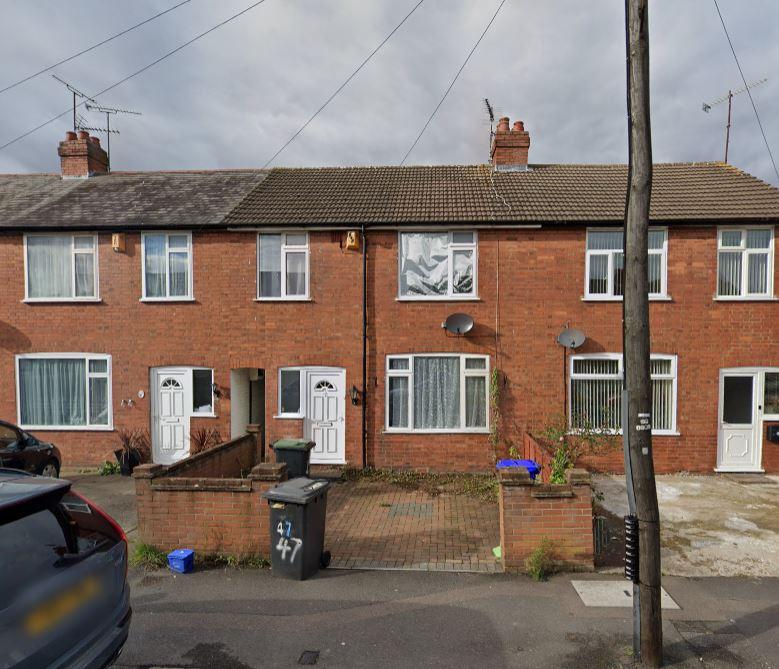 Gardenia Avenue Luton LU3 2NP 3 bed terraced house £1,550 pcm (£358 pw)