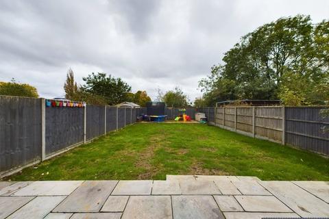 142 Pine Gardens, Ruislip, HA4 9TH