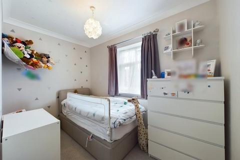 142 Pine Gardens, Ruislip, HA4 9TH