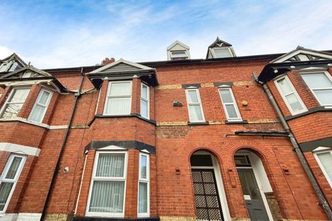 7 bedroom terraced house to rent, Cawdor Road, Fallowfield, M14