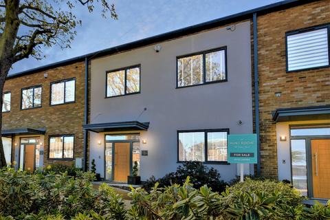 6a New Garrison Road, Shoeburyness, Southend-on-sea, SS3 9BF
