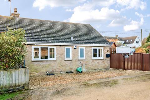 3 bedroom semi-detached bungalow for sale, Heyford Close,  Standlake,  OX29