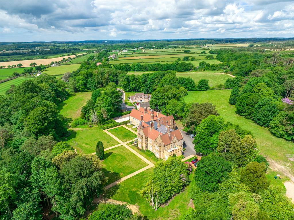 Wareham, Dorset 2 bed apartment for sale £250,000