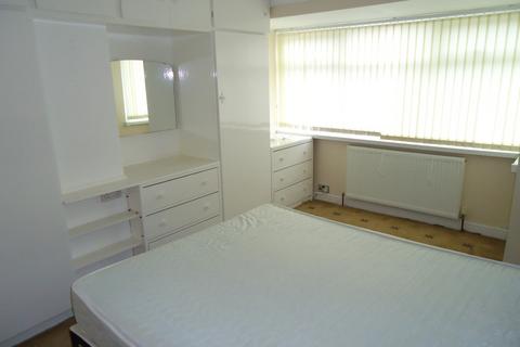 39 Waincliffe Drive, Leeds, LS11 8ET