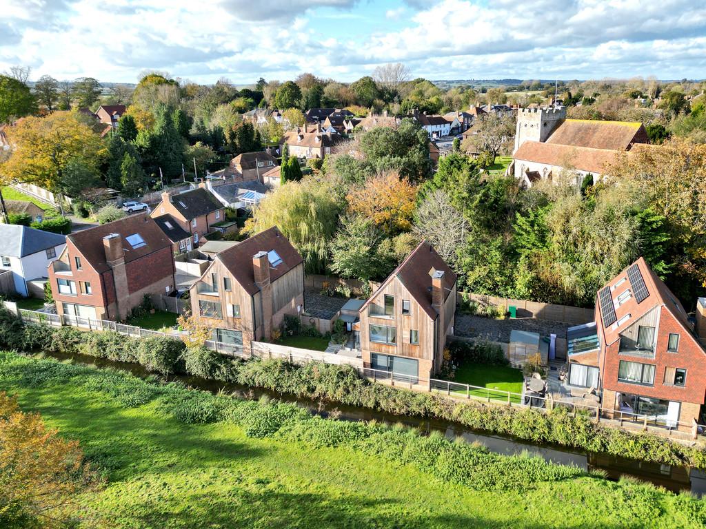 Canal View, The Street, Appledore, Kent TN26 2BQ 4 bed detached house