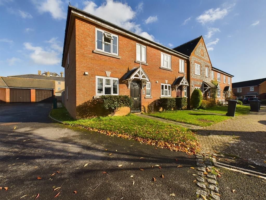 King Gardens, Chichester 3 bed end of terrace house for sale £
