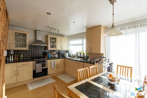 4 Doulton Close, Birmingham, B32 2XF
