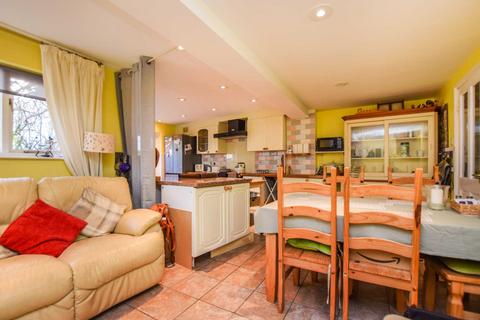 3 bedroom end of terrace house for sale, Fore Street, Moretonhampstead, Devon, TQ13 8LL
