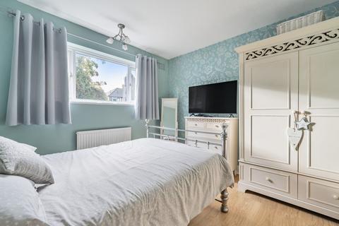 87 Reynolds Close, Carshalton, SM5 2AZ