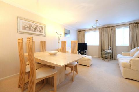 4 Taylor Close, Orpington, BR6 9UH