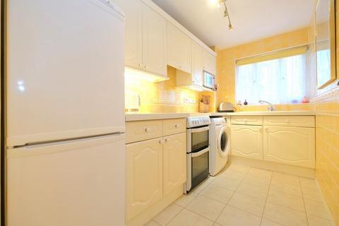 4 Taylor Close, Orpington, BR6 9UH