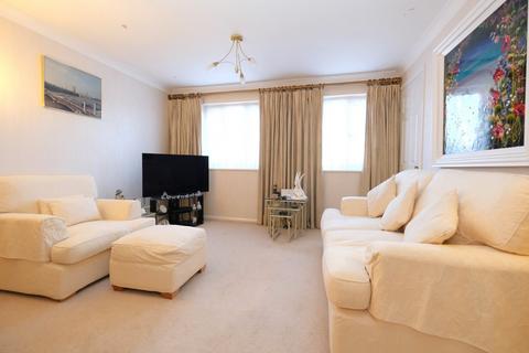 4 Taylor Close, Orpington, BR6 9UH